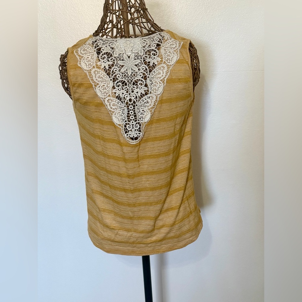 Lavish V‑Neck Chevron Knit Tank Top - Mustard Yellow